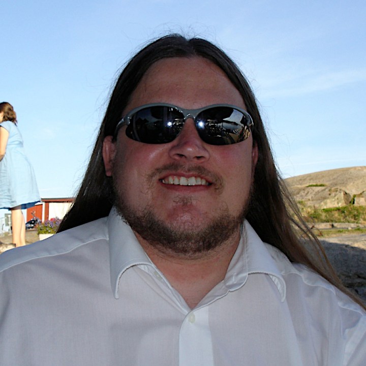 Niklas Holmström | Biomedical researcher gone rogue, specializing in Cross Media Production.